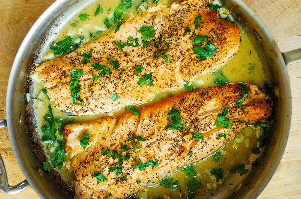 Pește cu sos de lămâie: conservarea acizilor grași omega-3 și absorbția fierului